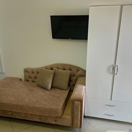 Seaside Rooms & Apartments Saranda Kültér fotó